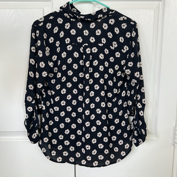 NWOT LOFT Women’s Petite Small Black and White Floral Blouse - Picture 2 of 7